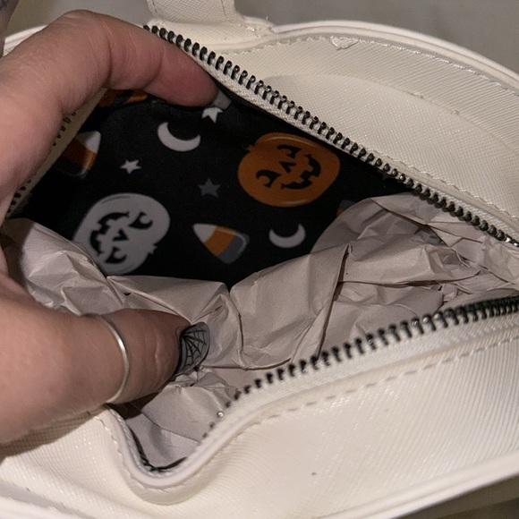 Mad Engine White Pumpkin Jack O'Lantern Crossbody Purse, Cute Halloween Bag NWOT - Picture 7 of 8